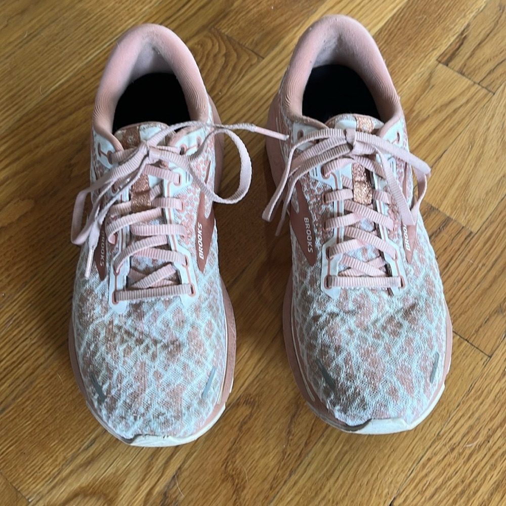 Brooks Ghost 14 Rose Gold Running Shoe 9.5